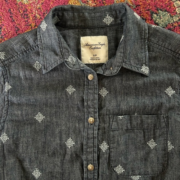 🔥American Eagle Outfitters | Women’s blue chambray embroidered button down shirt - Picture 8 of 13